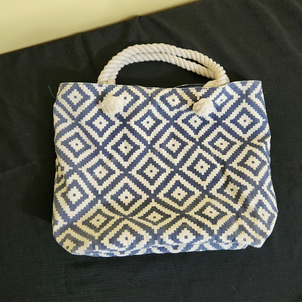 Summer & Rose Diamond Pattern Tote in Blue and White